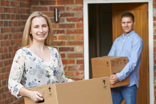 Professional packing services for home and office moves in France